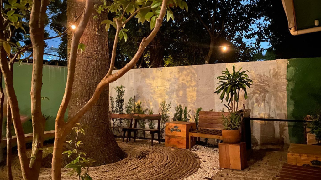 Ambiente tranquilo, com diversas atrações musicais agradáveis e drinks inesquecíveis (Imagem: Divulgação)